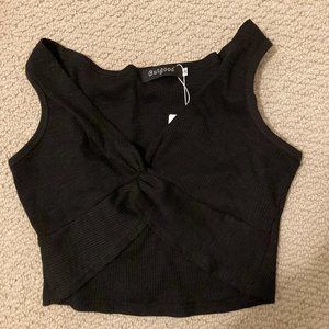 Twist front Black cropped tank